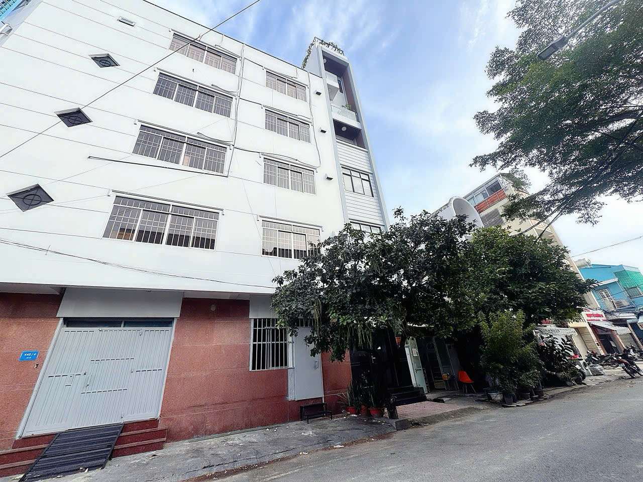 DUY NHẤT NHÀ BÁN MẶT TIỀN KD Đ.NGUYỄN TẤT THÀNH, QUẬN 4 - DT 4M*20M VUÔNG CHUẨN ĐẸP - DÒNG TIỀN ĐỀU 15991403