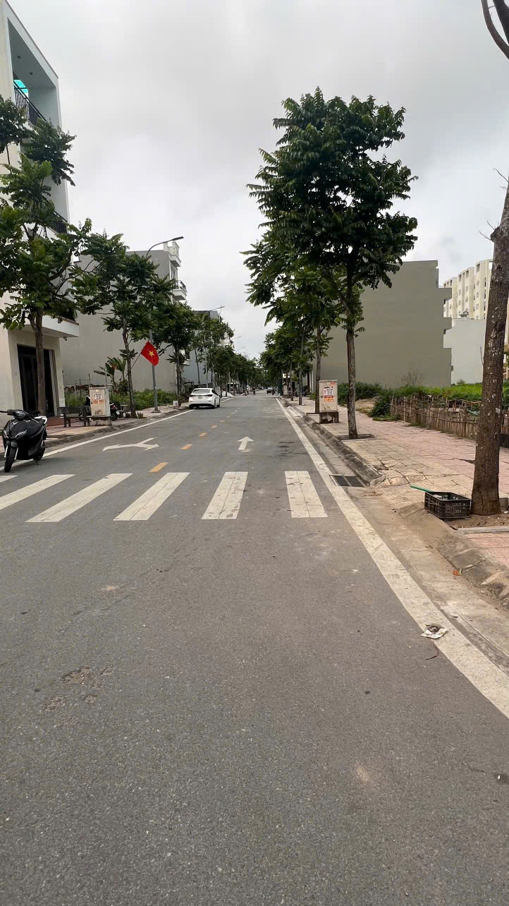 hàng hiếm bán đất lô góc đẹp rộng gần 130m2 ngay khu C - kdt Vũ Phúc sầm uất 15991531