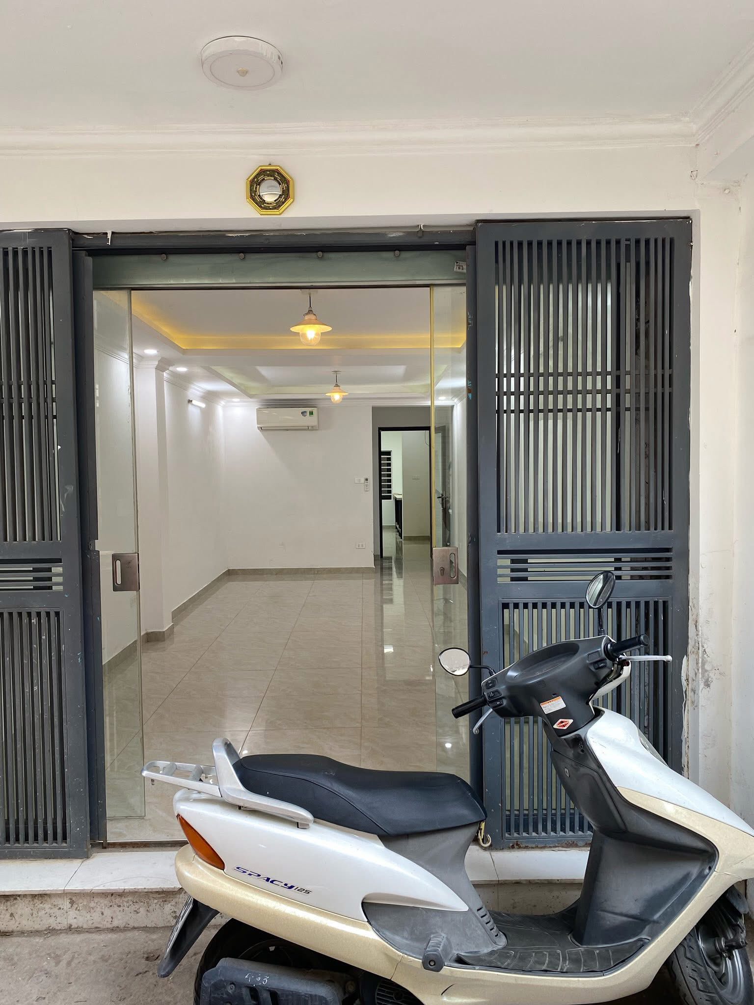 CC cần cho thuê nhà ngõ ô tô Thái Hà 48m² x 3 tầng, 3PN, 3VS, full đồ, 19 triệu/tháng 15991534