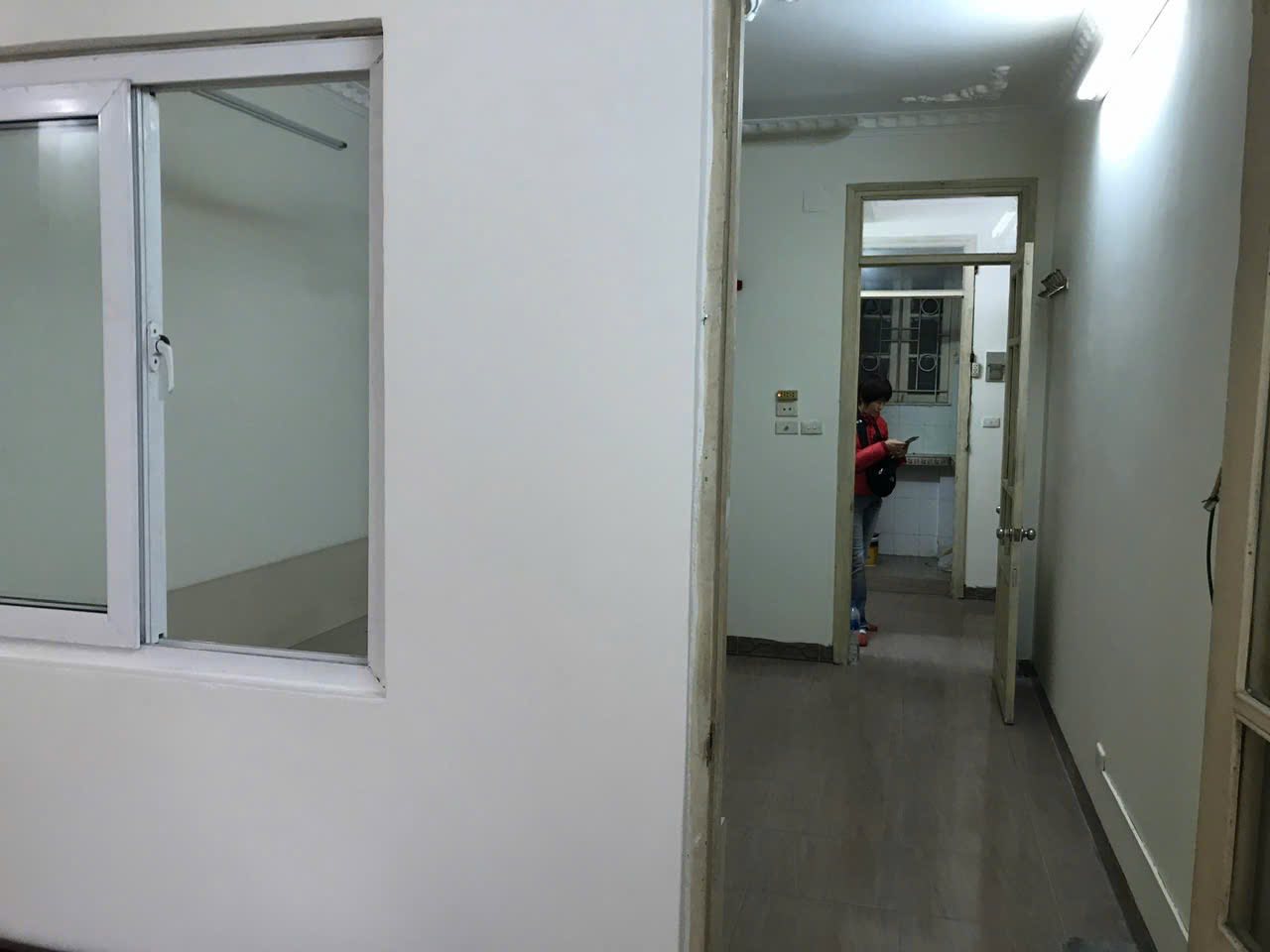 Cho thuê nhà Tập thể Đầm Trấu tầng 4 80m2*1 tầng-Giá 8tr ctl 15991553