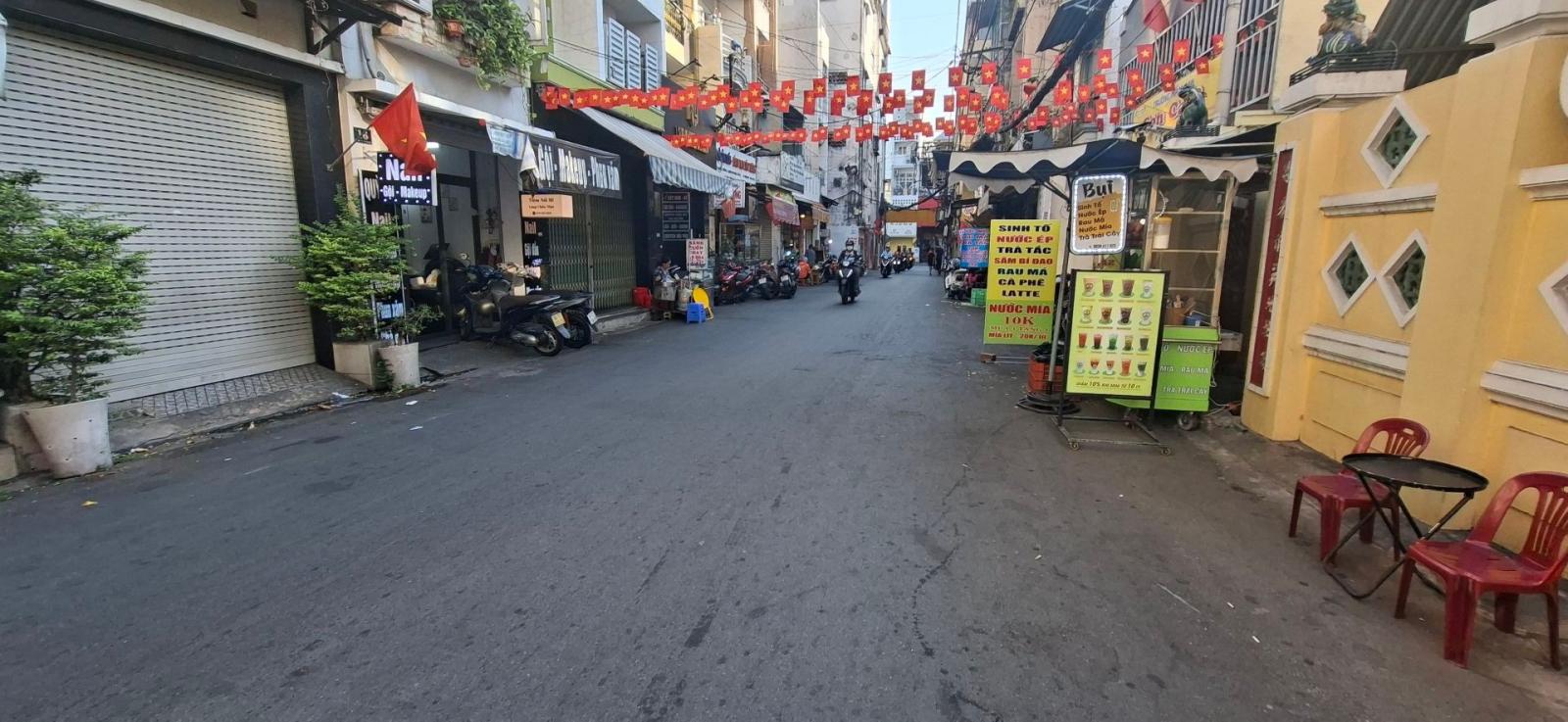 Nhà 8 Tầng Siêu đẹp - Hẻm Xe Tải rộng 8m Bùi Hữu Nghĩa
- Thu Nhập ngay 80 tr/Tháng - SD 500 m2  💥  19.7 TỶ.

 15991597