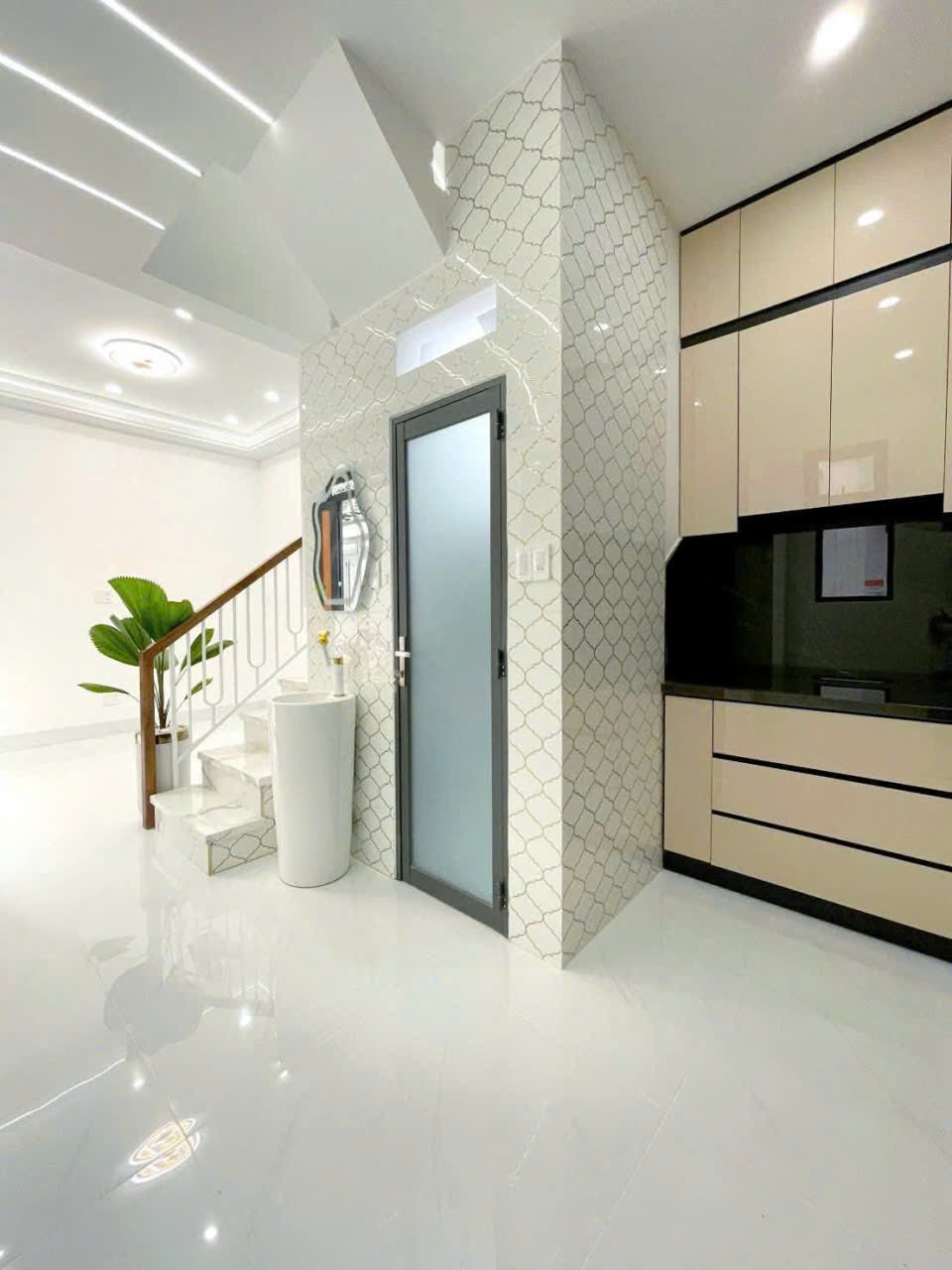 Chỉ 1 tỷ 590 triệu nhà xinh 1 lầu sang trọng với kiến trúc hiện đại  15991626