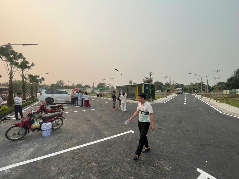 Chính chủ gửi bán suất ngoại giao, lô góc, view hồ 103,3m2 - lô góc - MT: 5m - giá chỉ từ 2 tỷ 5 15991666