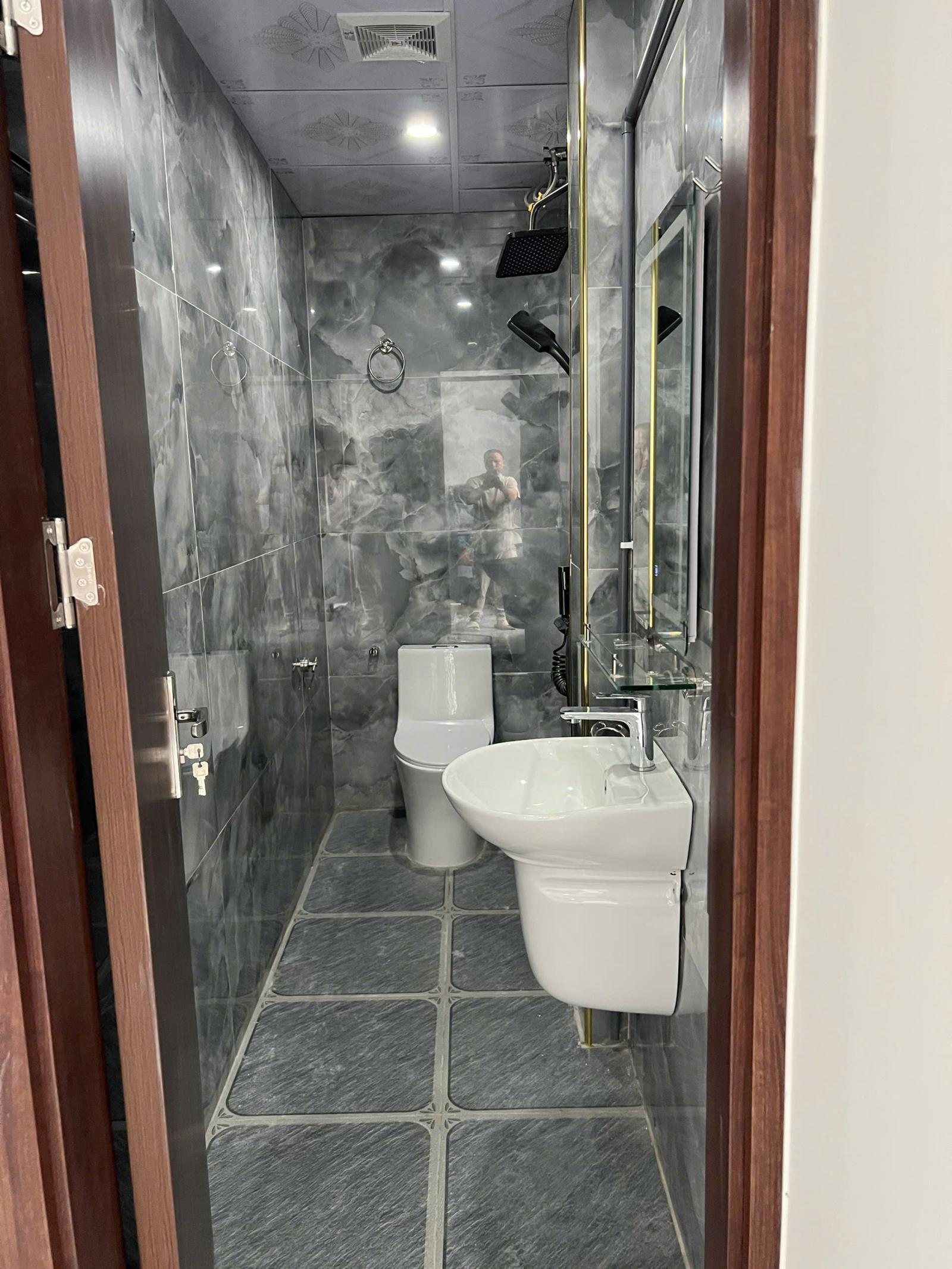 CHÍNH CHỦ BÁN CCMN 6 TẦNG THANG MÁY, DÒNG TIỀN 450 TRIỆU/NĂM TẠI LONG BIÊN, HÀ NỘI 15991693