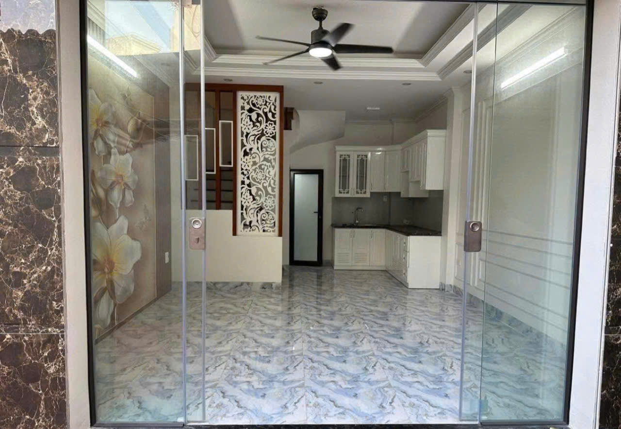 Cho thuê nhà ngõ 254 Minh Khai, 35m2 x 5 tầng, 3 ngủ, 4 WC,  13 Triệu 15991730