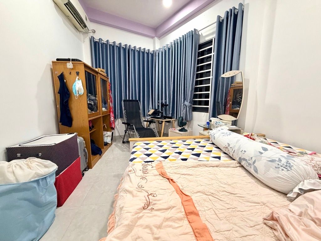 Nhà 4 tầng đúc hẻm 42 Hoàng Hoa Thám, Bình Thạnh, 5pn có nội thất chỉ 4ty6 15991733