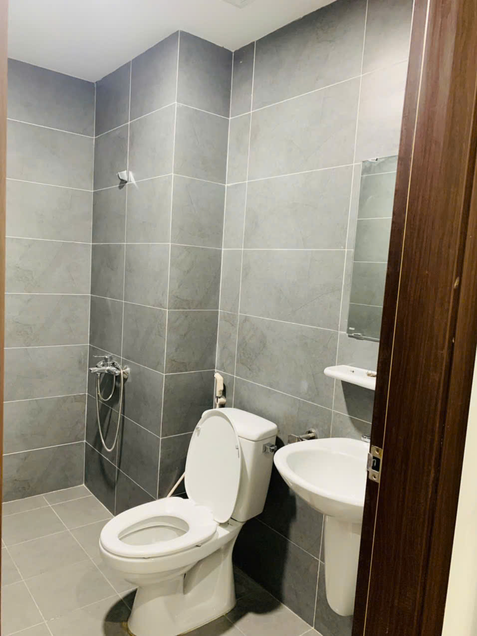 BÁN CĂN HỘ 2PN FULL NỘI THẤT CAO CẤP TẠI VCI TOWER – VĨNH YÊN  ĐANG CHO THUÊ 9TR/THÁNG - VIEW TAM 15991758