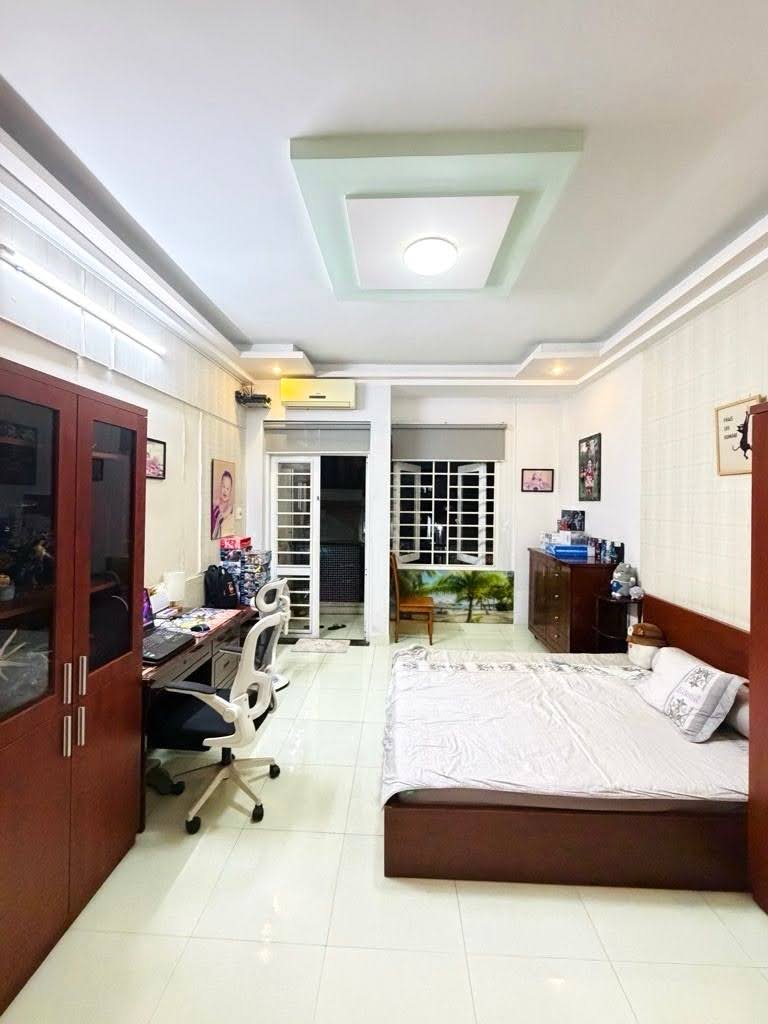 Bán nhà Gò Vấp, hẻm xe hơi thông Phan Huy Ích, 68m2, 4 tầng, 4PN, gần Emart, giá 7.9 tỷ TL 15991764