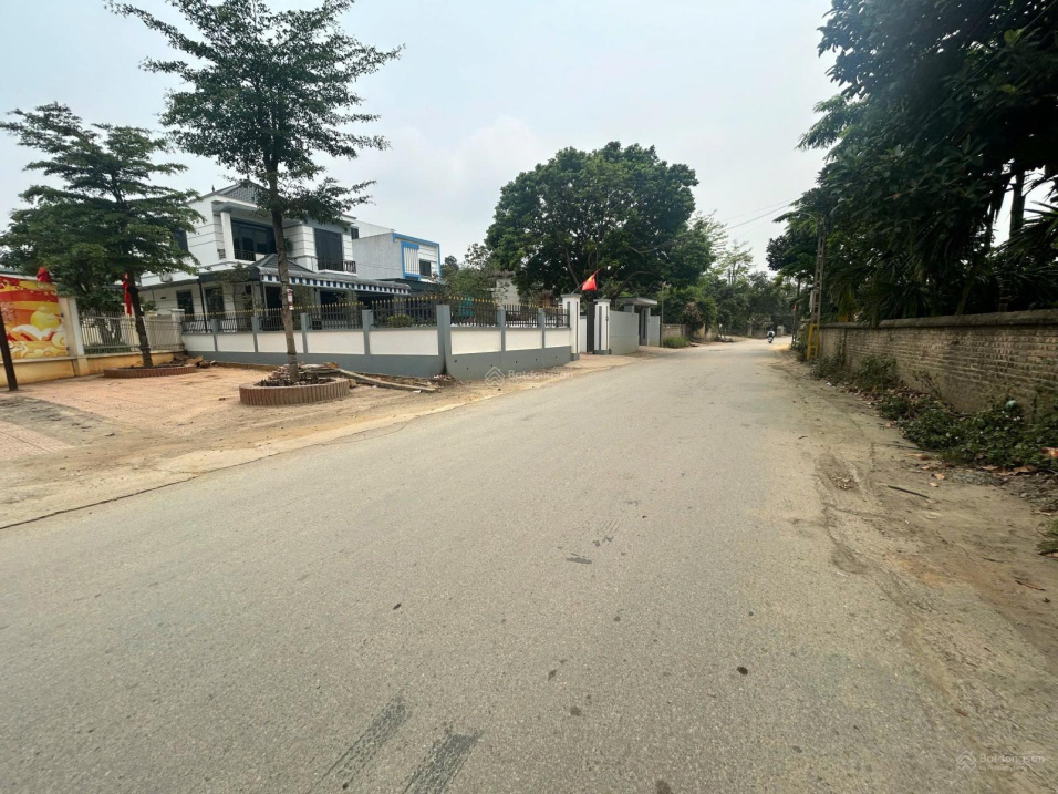 Chính chủ bán lô đất 2 mặt tiền diện tích 100m2, giá chỉ 20 triệu/m2, ngay sát QL 21 lh 0393778489 15991768