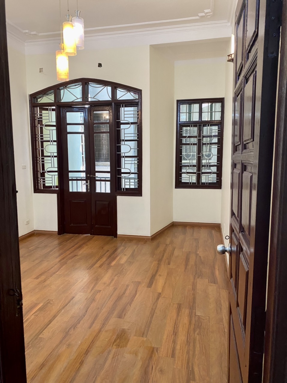 Bán gấp giá rẻ Nguyễn Văn Linh 75m, 3 tầng, mặt tiền 6m, 7.8 tỷ Long Biên. 15991779