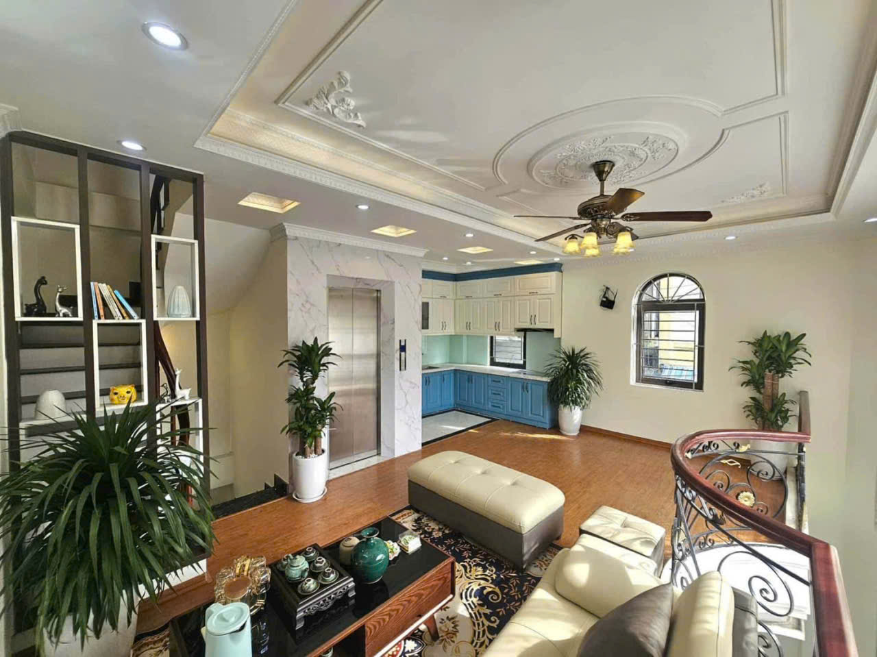 Cực hiếm - Lô góc 3 mặt thoáng Nguyễn Văn Linh - Ô tô vào nhà. Thang máy - 11.X tỷ - 6 tầng 15991781