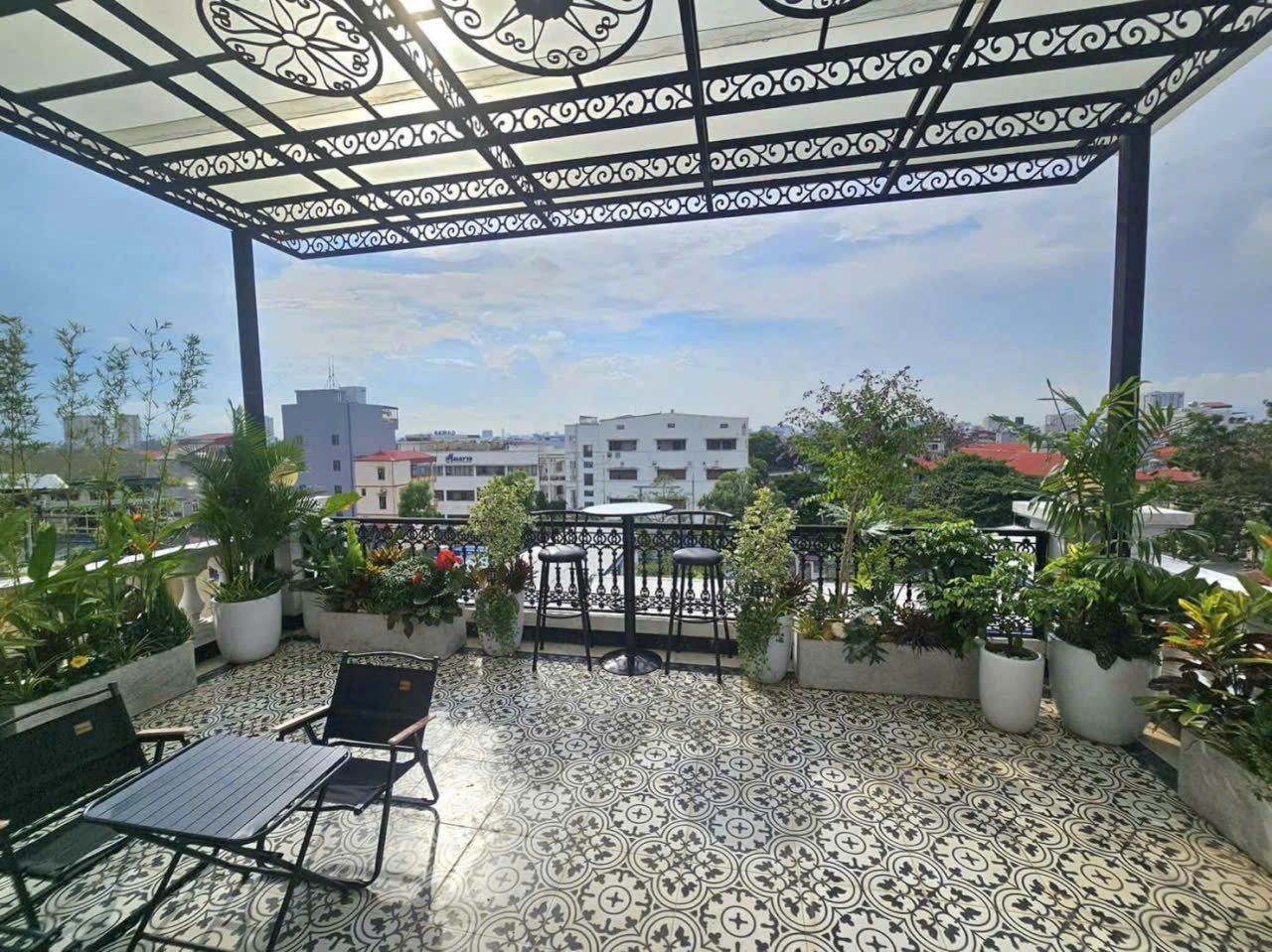 Cực hiếm - Lô góc 3 mặt thoáng Nguyễn Văn Linh - Ô tô vào nhà. Thang máy - 11.X tỷ - 6 tầng 15991781