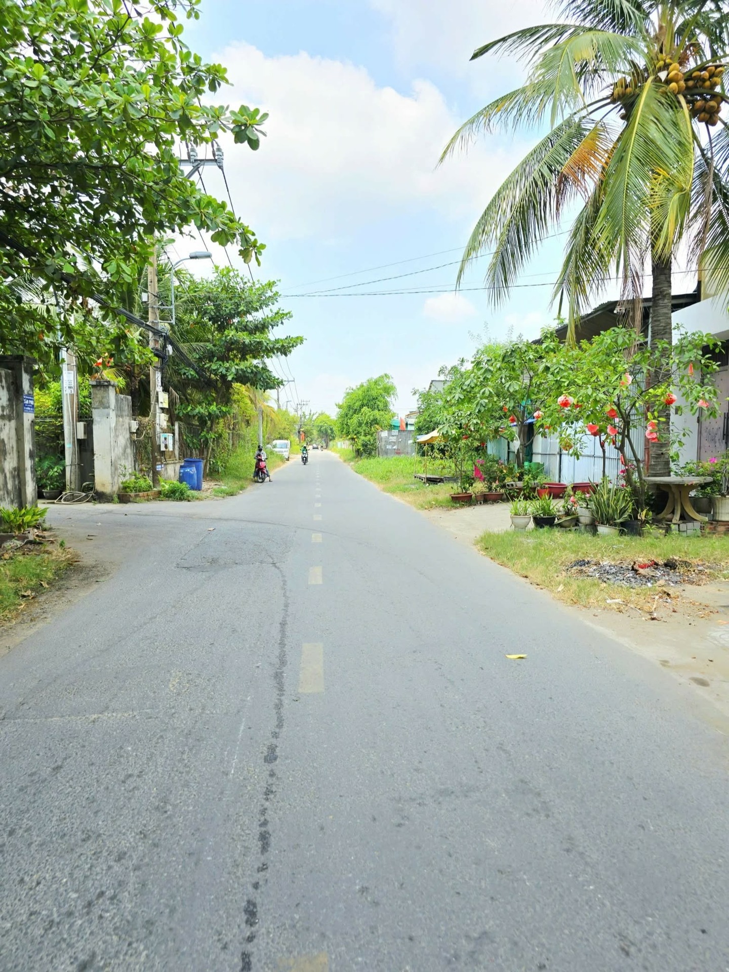 Thanh lý nhà mặt tiền hướng ra chợ qui đức bình chánh Giá 890 Triệu  15991830