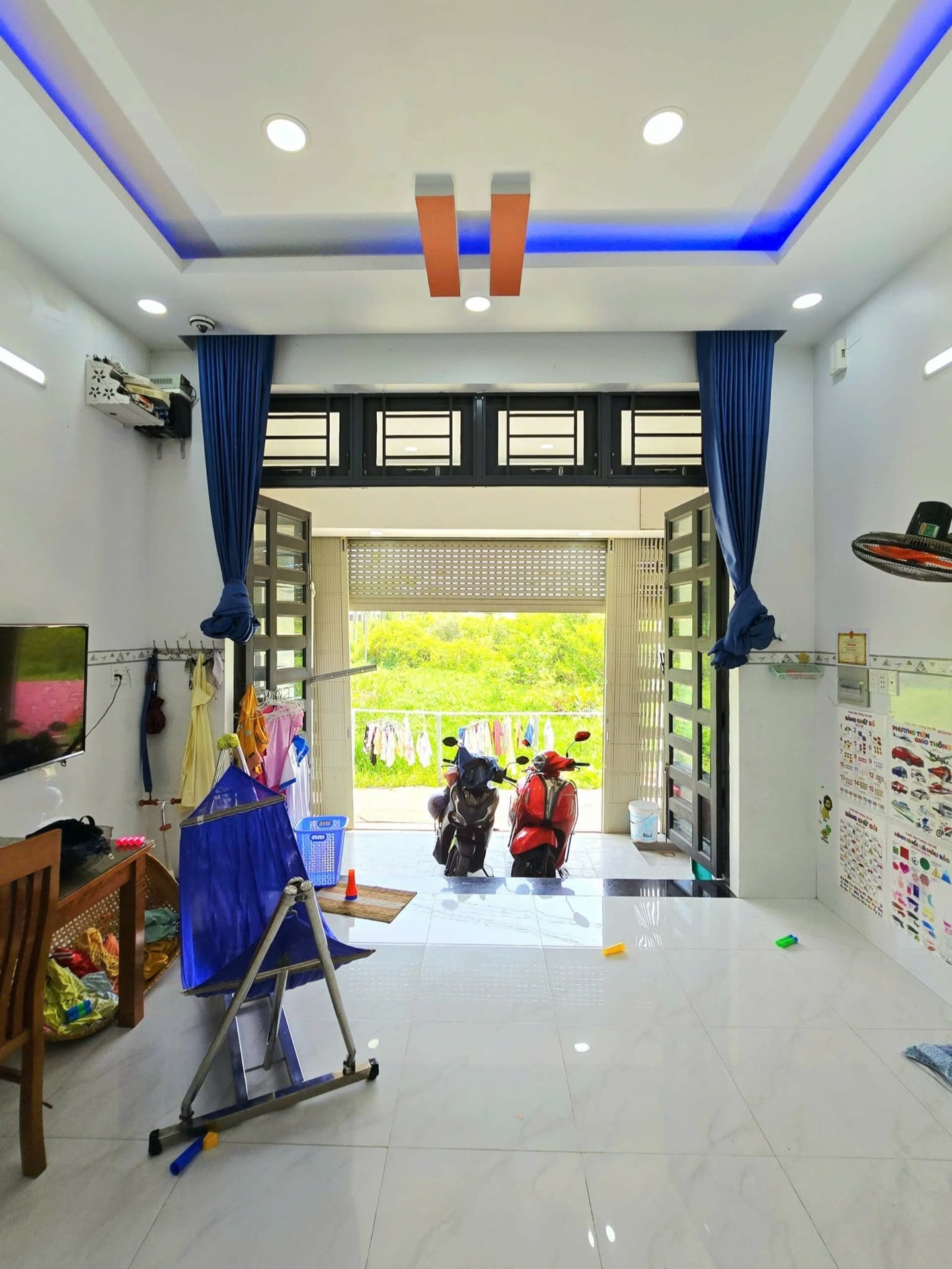 Thanh lý nhà mặt tiền hướng ra chợ qui đức bình chánh Giá 890 Triệu  15991830