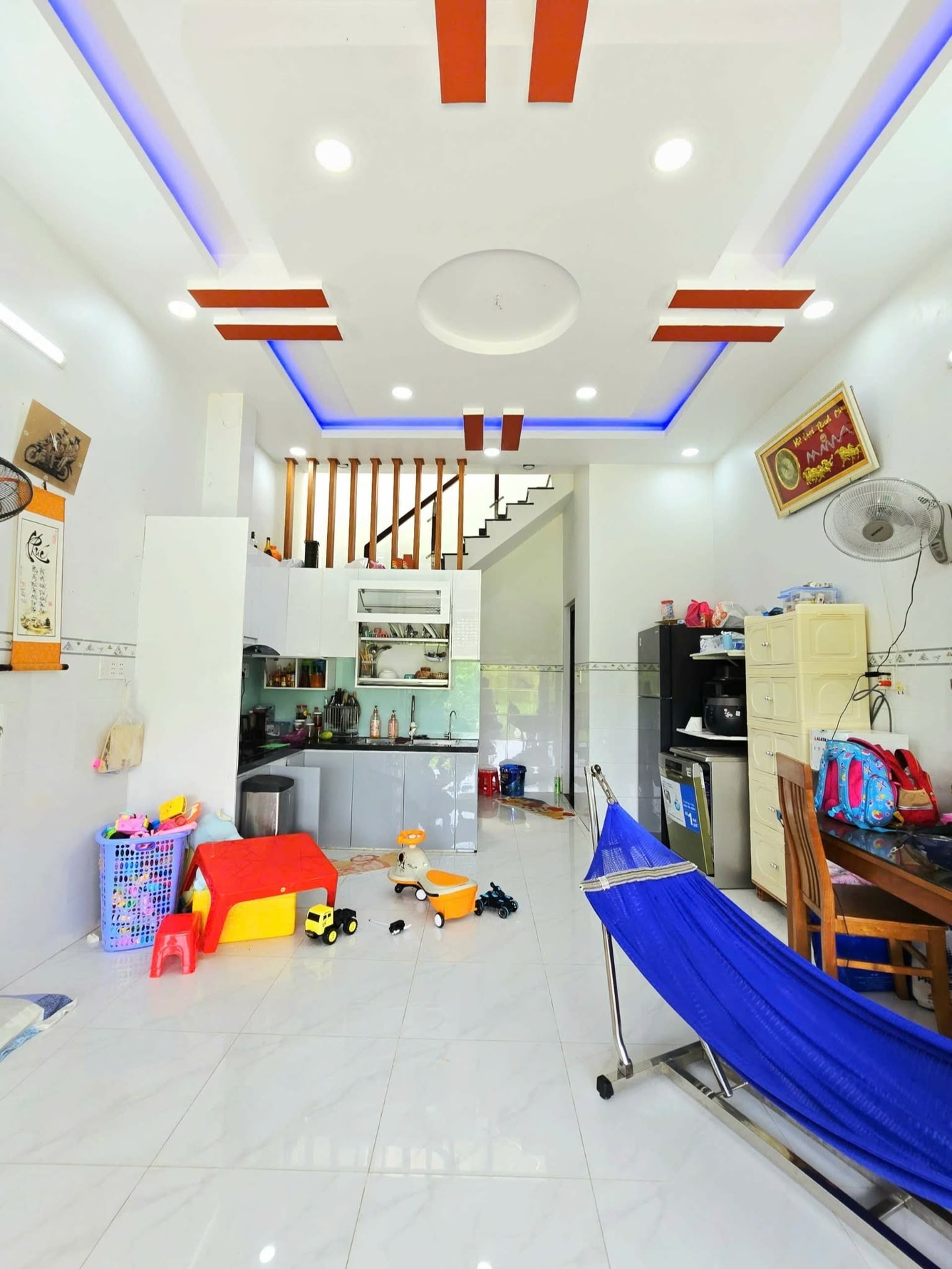 Thanh lý nhà mặt tiền hướng ra chợ qui đức bình chánh Giá 890 Triệu  15991830