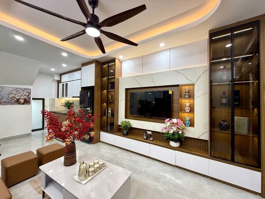 Bán nhà phố Đê La Thành, Đống Đa, nhà xây mới, gần phố, 42m, 5 tầng, 10.3 tỷ 15991866