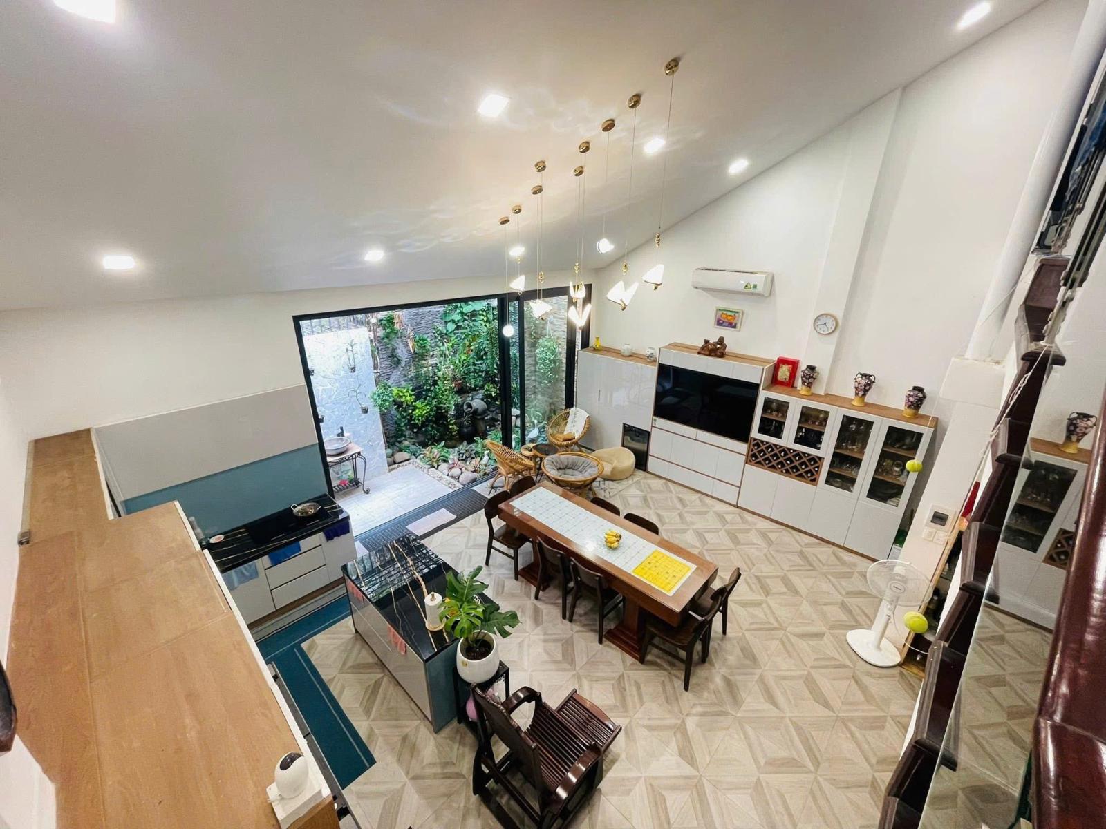 Bán nhà Biệt thự - Hẻm 8m Bàu Bàng  - ngay Hoàng Hoa Thám, 10,5x26m, 2 Tầng, 44,5 tỷ. 15991879