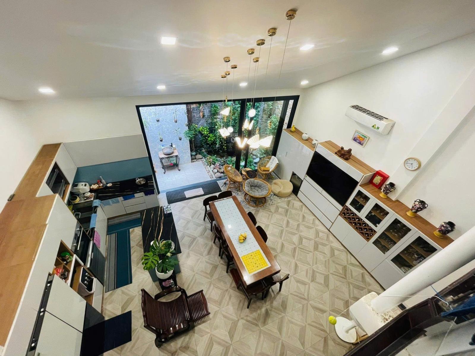 Bán nhà Biệt thự - Hẻm 8m Bàu Bàng  - ngay Hoàng Hoa Thám, 10,5x26m, 2 Tầng, 44,5 tỷ. 15991879