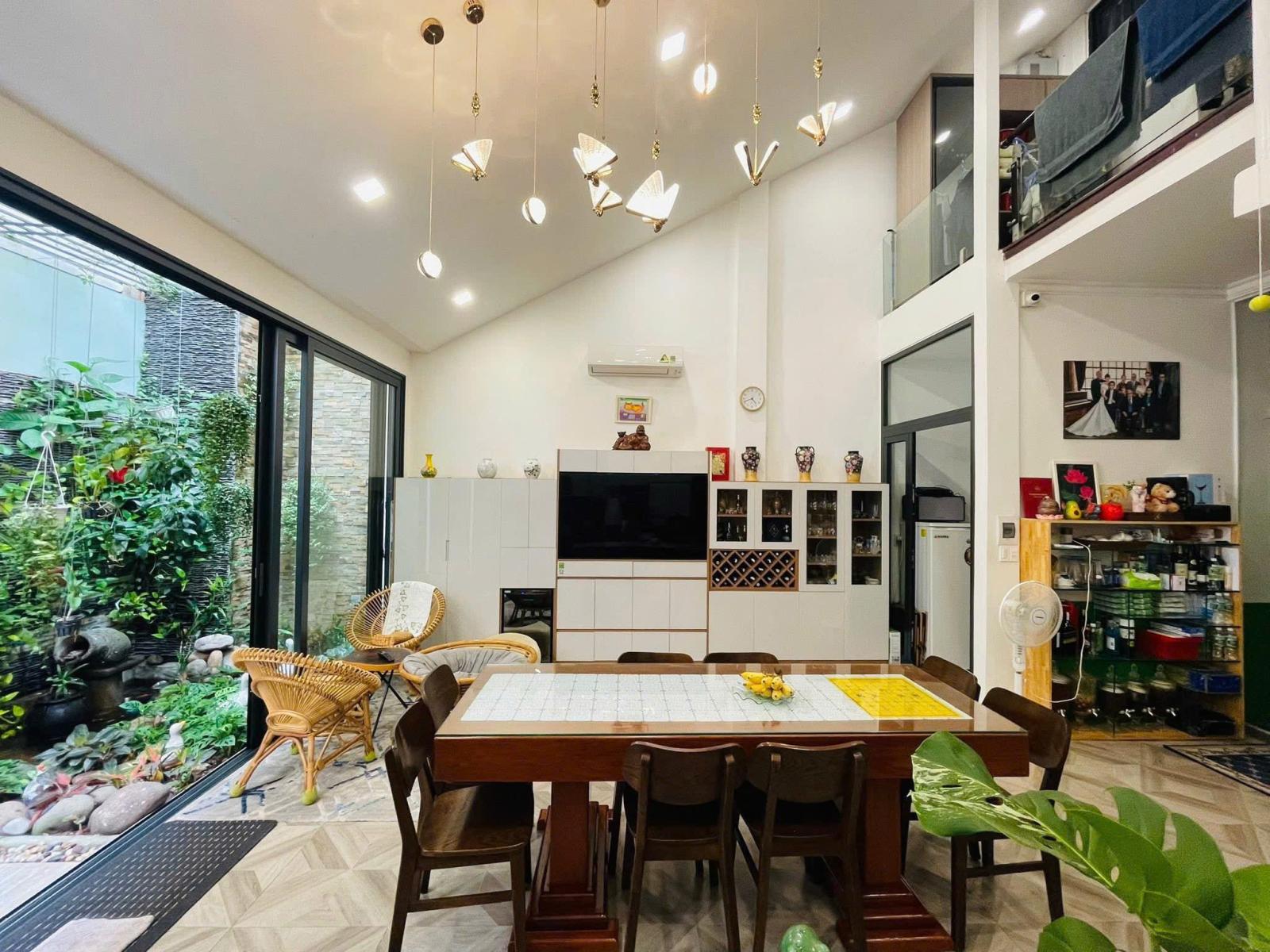 Bán nhà Biệt thự - Hẻm 8m Bàu Bàng  - ngay Hoàng Hoa Thám, 10,5x26m, 2 Tầng, 44,5 tỷ. 15991879