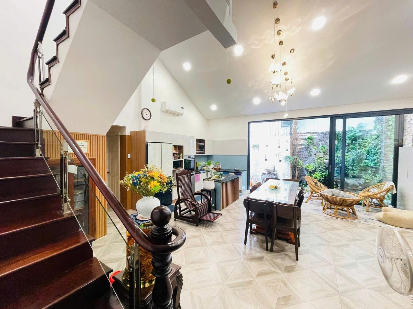 Bán nhà Biệt thự - Hẻm 8m Bàu Bàng  - ngay Hoàng Hoa Thám, 10,5x26m, 2 Tầng, 44,5 tỷ. 15991879