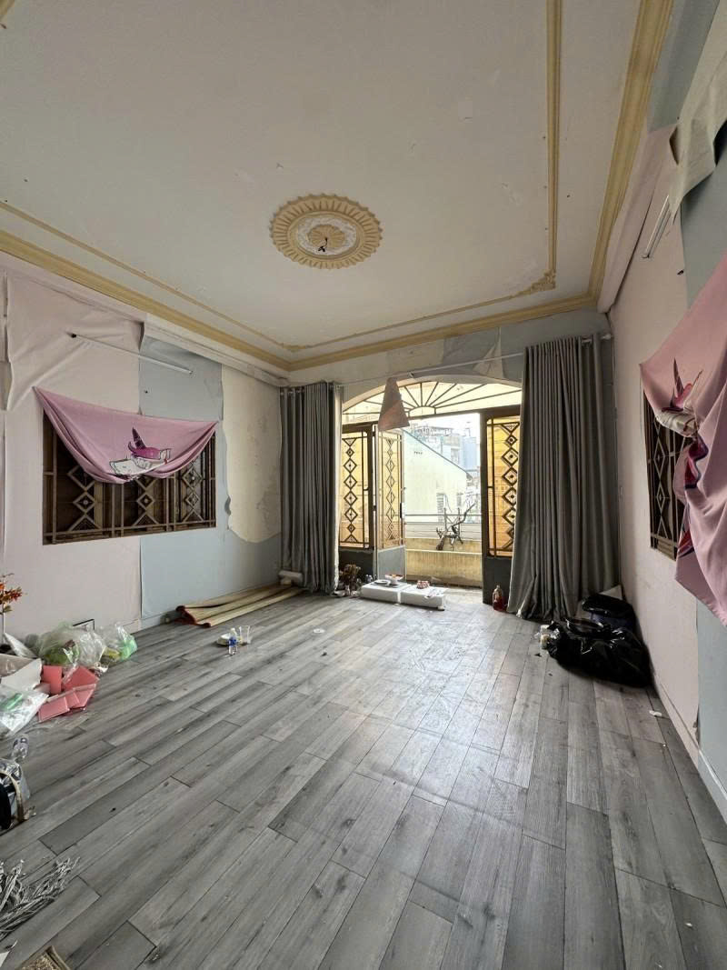 Bán nhà Âu Cơ - ngay Đồng Đen, đối diện Bệnh Viện Tân Phú, 5,8x12m, 4 Tầng - 3PN, 8 tỷ. 15991899