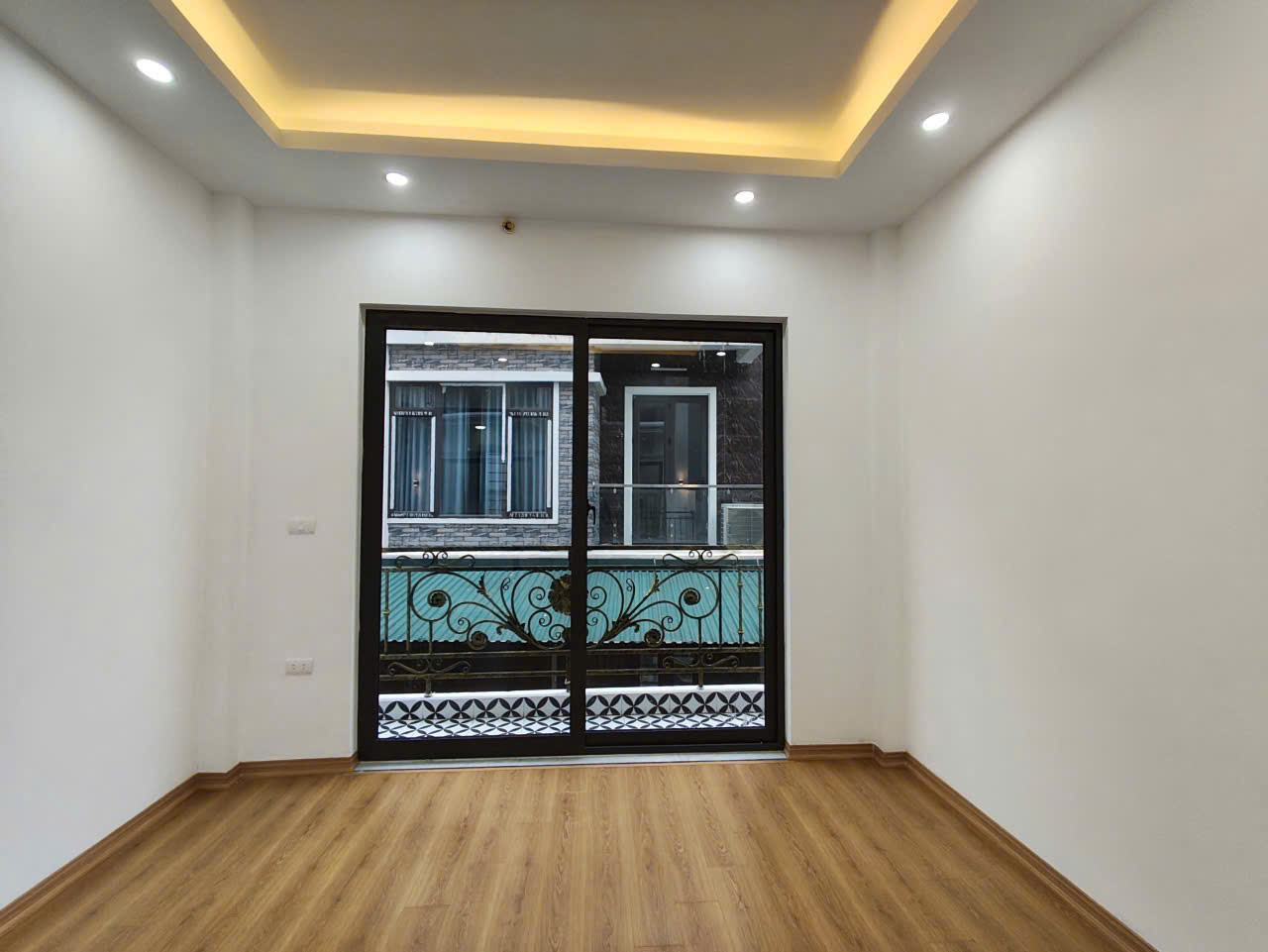 BÌNH HỒ ĐÔNG MỸ – 48M² – 4T – MT 6M – Ô TÔ VÀO NHÀ, NGAY SÁT KHU C THỂ THAO OLYMPIC 15991943