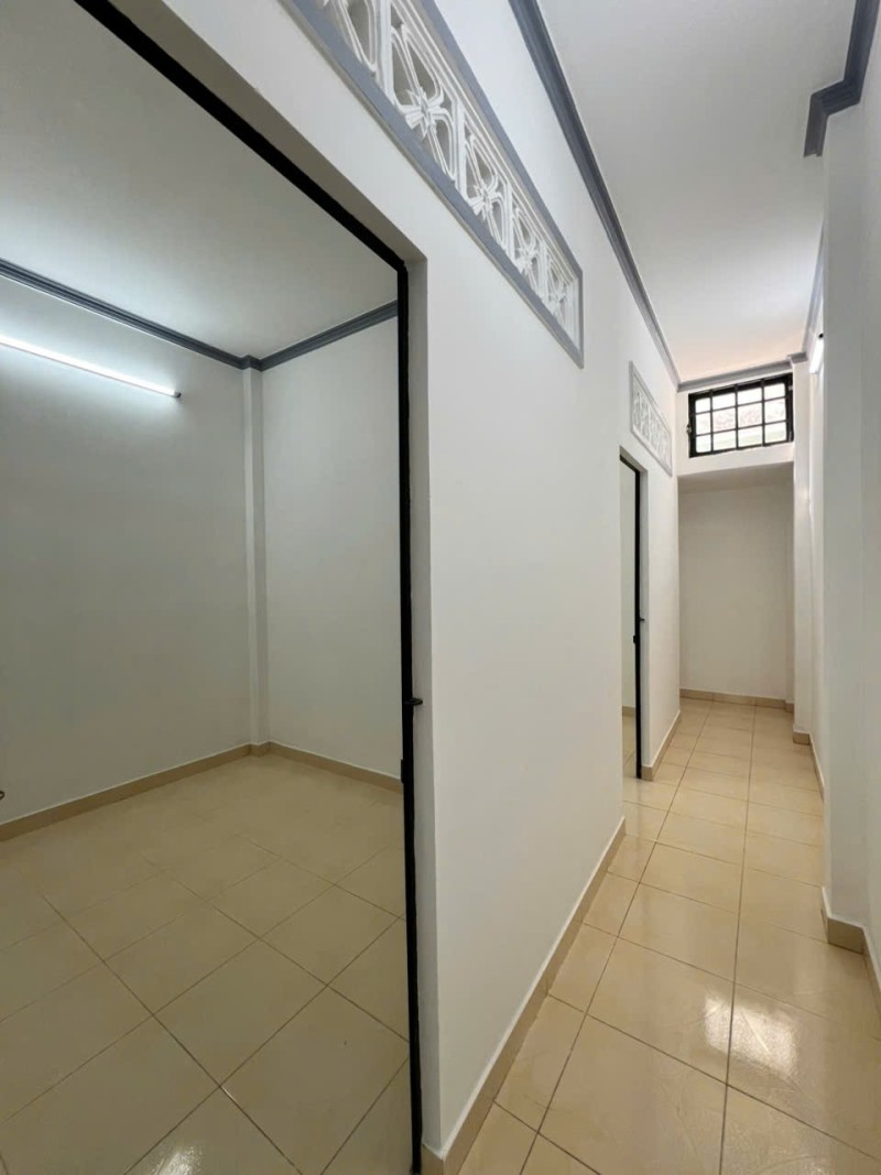 Bán nhà, đường số 4, Phường Linh Xuân, Thủ Đức, TP HCM. DT 155m2, 6PN. Giá 6,4 tỷ. 15991962