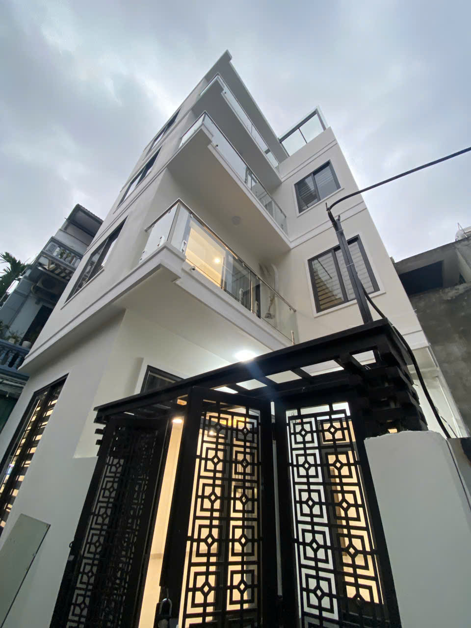 THƯỢNG THANH – NHÀ MỚI 4 TẦNG – 4 NGỦ KHÉP KÍN MỖI TẦNG – GIÁ 8.9 TỶ LONG BIÊN 15991980