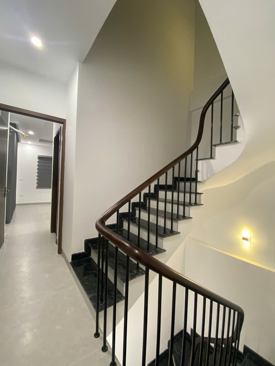 THƯỢNG THANH – NHÀ MỚI 4 TẦNG – 4 NGỦ KHÉP KÍN MỖI TẦNG – GIÁ 8.9 TỶ LONG BIÊN 15991980