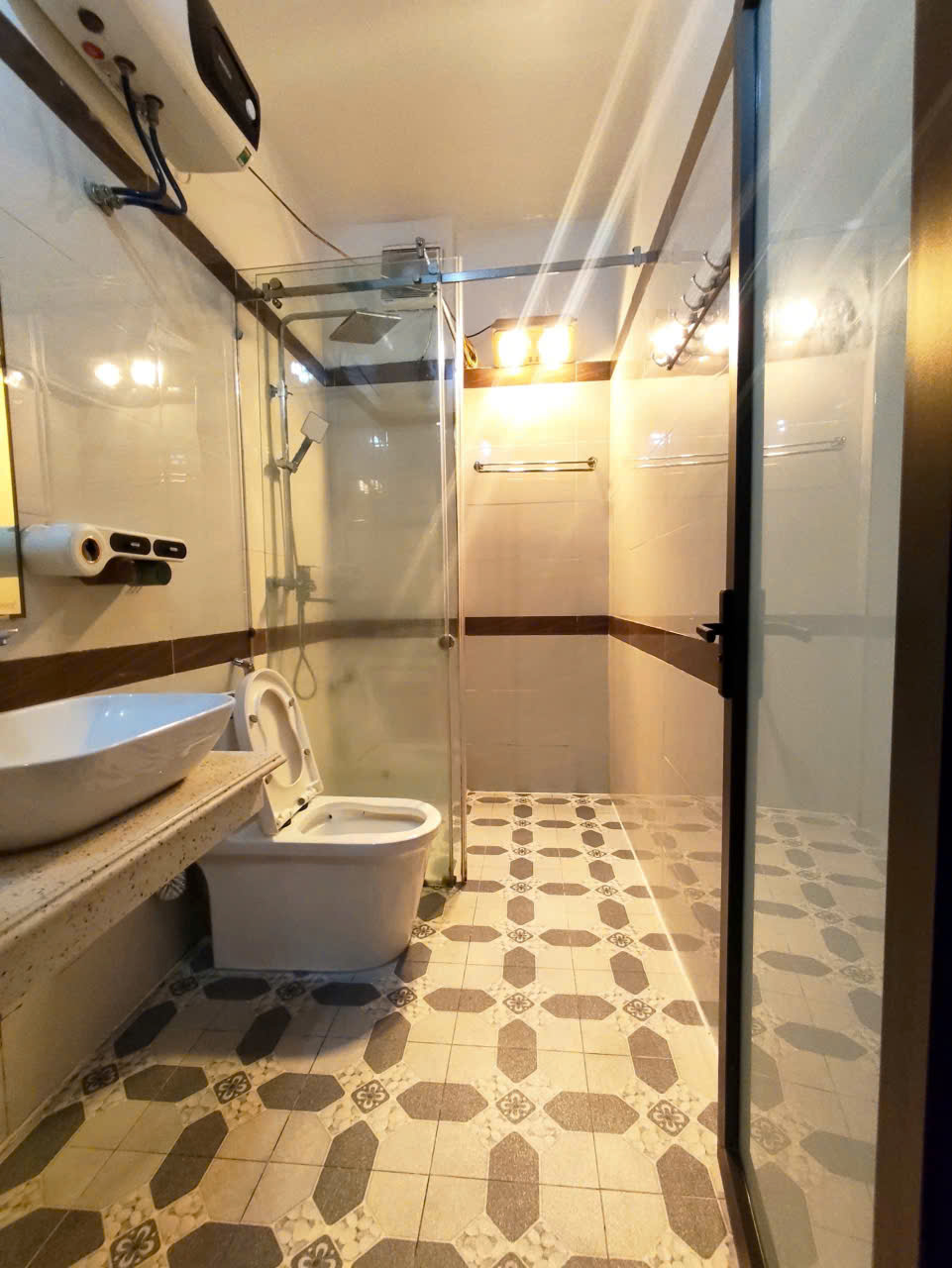 💋💋Bán nhà Vạn Mỹ - Ngô Quyền - 74m 4 tầng - Độc lập sân cổng riêng 15991991