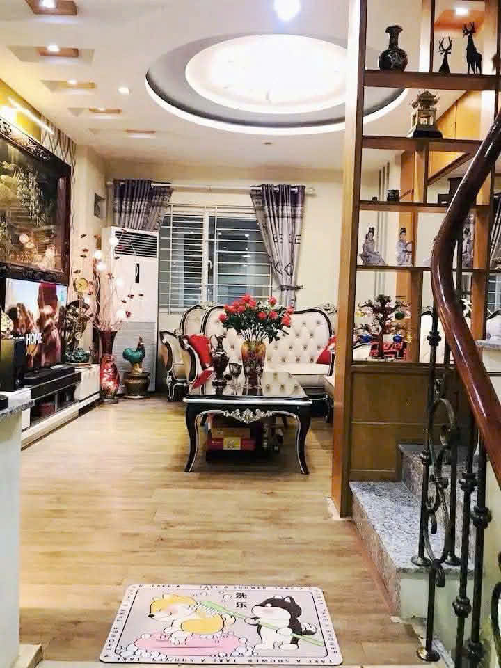 BÁN GẤP NHÀ ĐỘI CẤN TT BA ĐÌNH 40M X 5 TẦNG MT 4M NHỈNH 11 TỶ.
 15992042