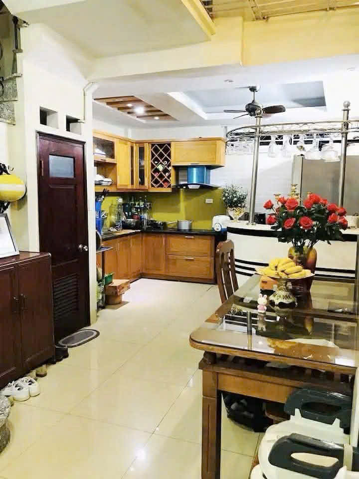 BÁN GẤP NHÀ ĐỘI CẤN TT BA ĐÌNH 40M X 5 TẦNG MT 4M NHỈNH 11 TỶ.
 15992042