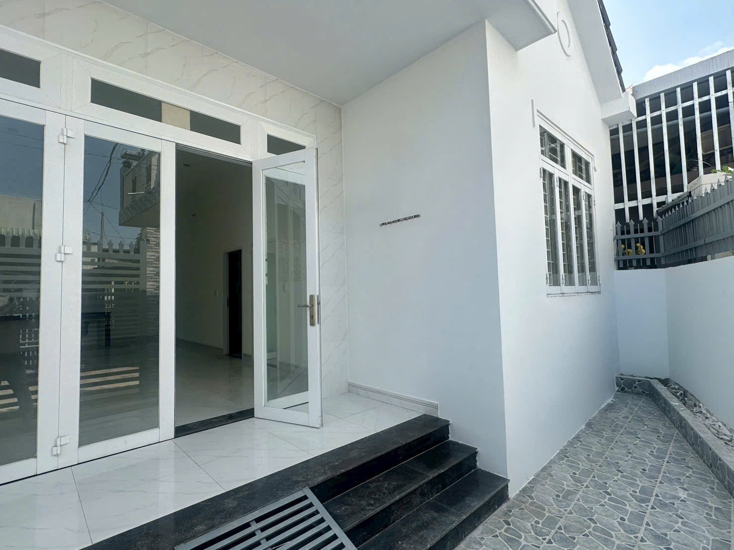 📣📣 Bán nhà mới Thái 100m2 sổ riêng thổ cư (P. Bửu Hoà) chỉ 2,050 tỉ 15992139