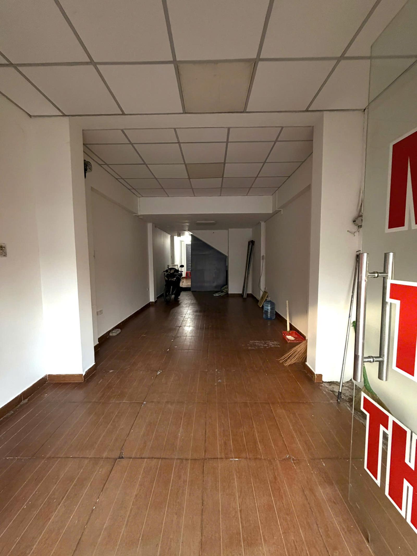 Cho thuê mặt bằng mặt tiền 73 Võ Văn Ngân Thủ Đức siêu đẹp 15992174