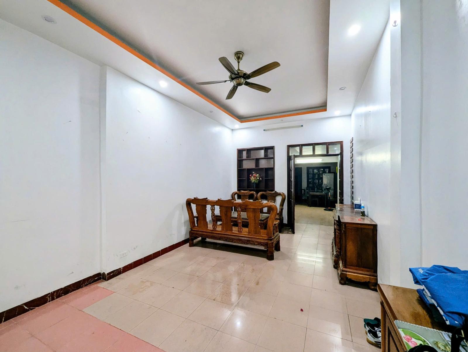 Cho thuê nhà nguyên căn tại ngõ 144 Vương Thừa Vũ, 70m², xây 4 tầng, 4 ngủ, 17 Triệu 15992170