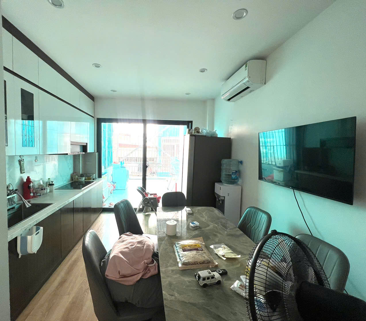 Cho thuê nhà ngõ phố Đào Tấn 38m2 - 6 tầng thang máy 30triệu. 15992233