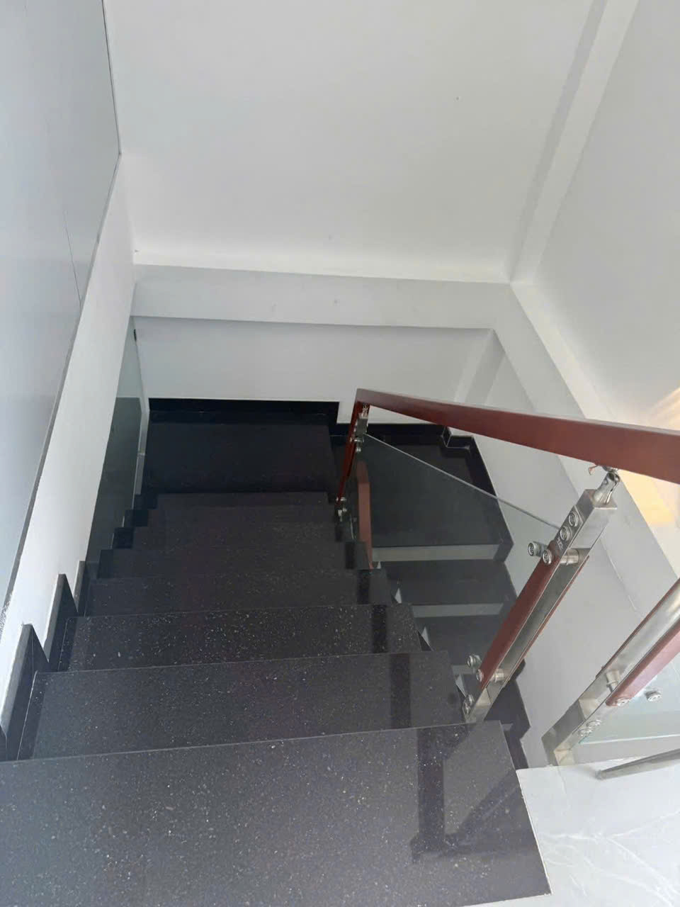 NHÀ MỚI 100% MT SONG HÀNH TÂN HIỆP – NGAY ĐÈN ĐỎ – VÀO Ở NGAY 15992323