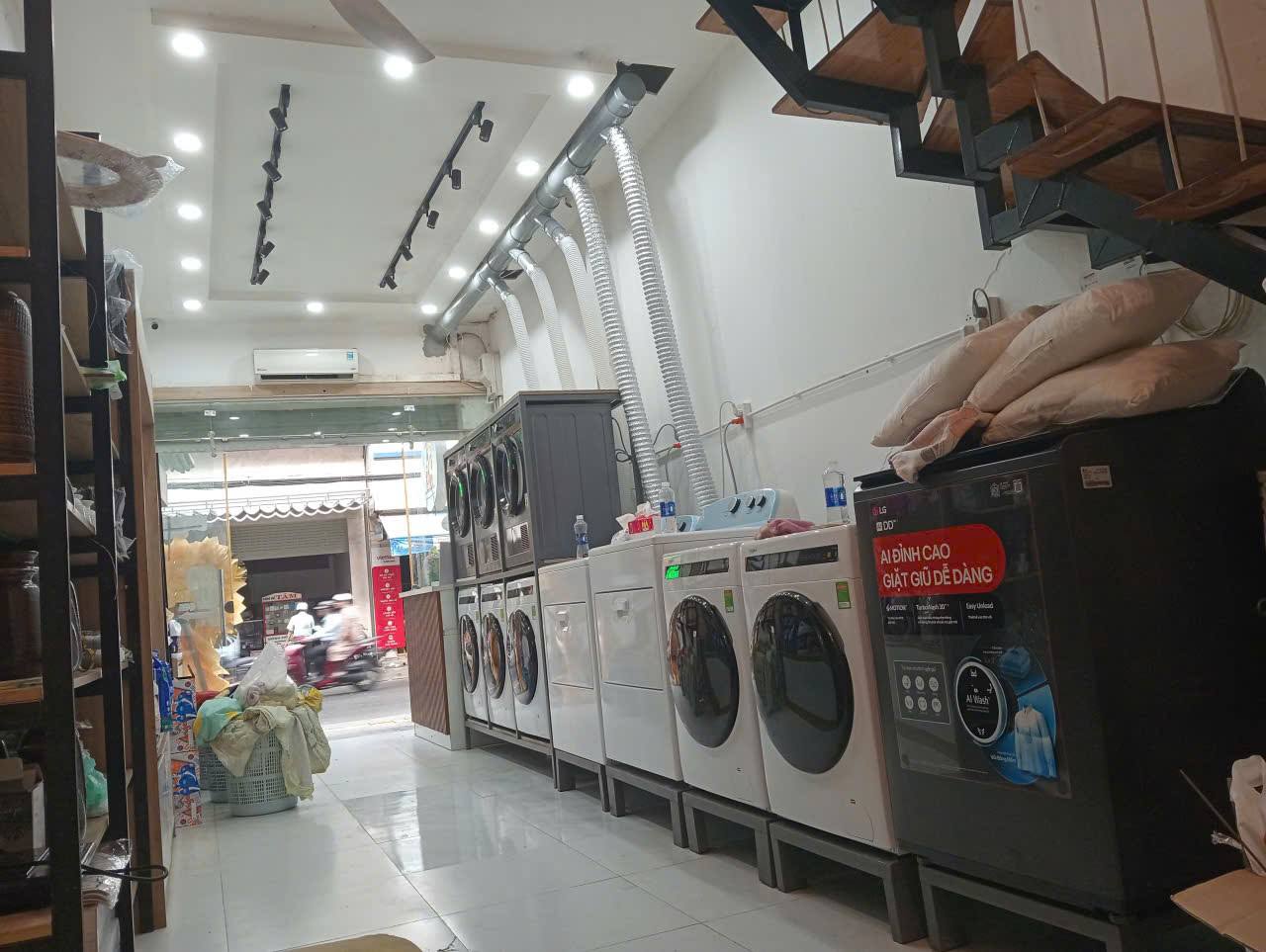 CẦN SANG NHƯỢNG TIỆM GIẶT SẤY SET UP ĐẦY TÂM HUYẾT CHỈ MỚI MỞ TRƯỚC TẾT ĐƯỢC KHÁCH QUÝ MẾN NÊN CÓ 15992325