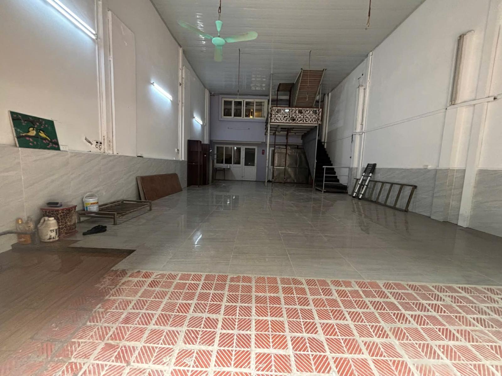 Cho thuê nhà nguyên căn, MBKD 2 mặt đường lớn 80m2 Trâu Quỳ,Gia Lâm kinh doanh tốt 15992352