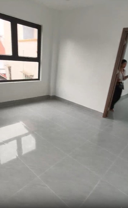 Nhà em vừa xây xong, có 5 phòng tìm khách thuê lâu dài - Ngách 61.88 Phố Trạm, Long Biên 15992360