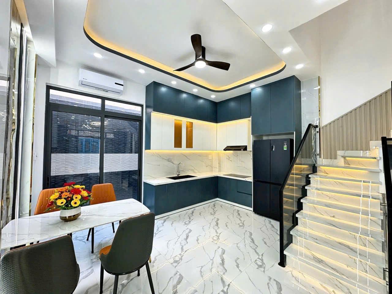 Nhà ngay khu cán bộ ở, dân trí cao, 4 tầng, hẻm xe hơi, hơn 8 tỷ xíu 15992362