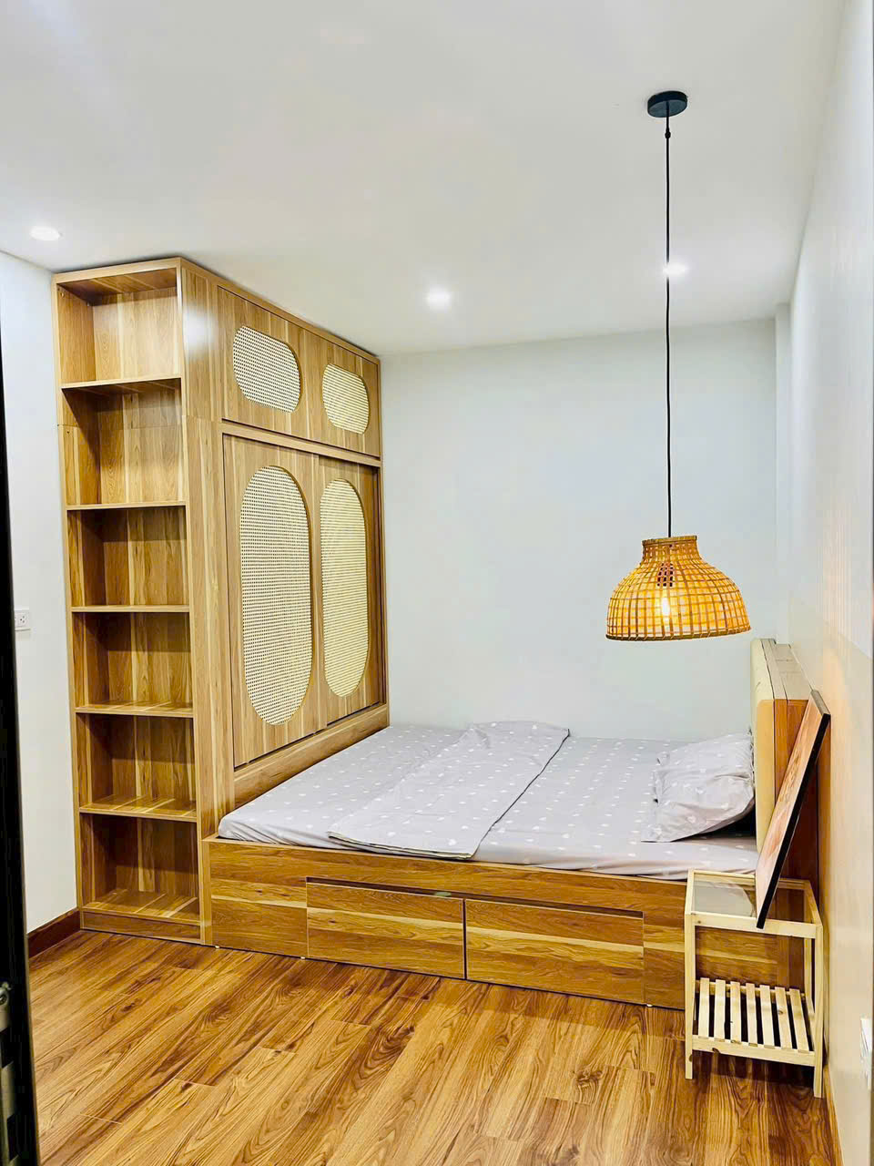 Bán hoặc cho thuê căn chung cư VCI, Định Trung, Vĩnh Yên. Giá 1.98 tỷ 15992386