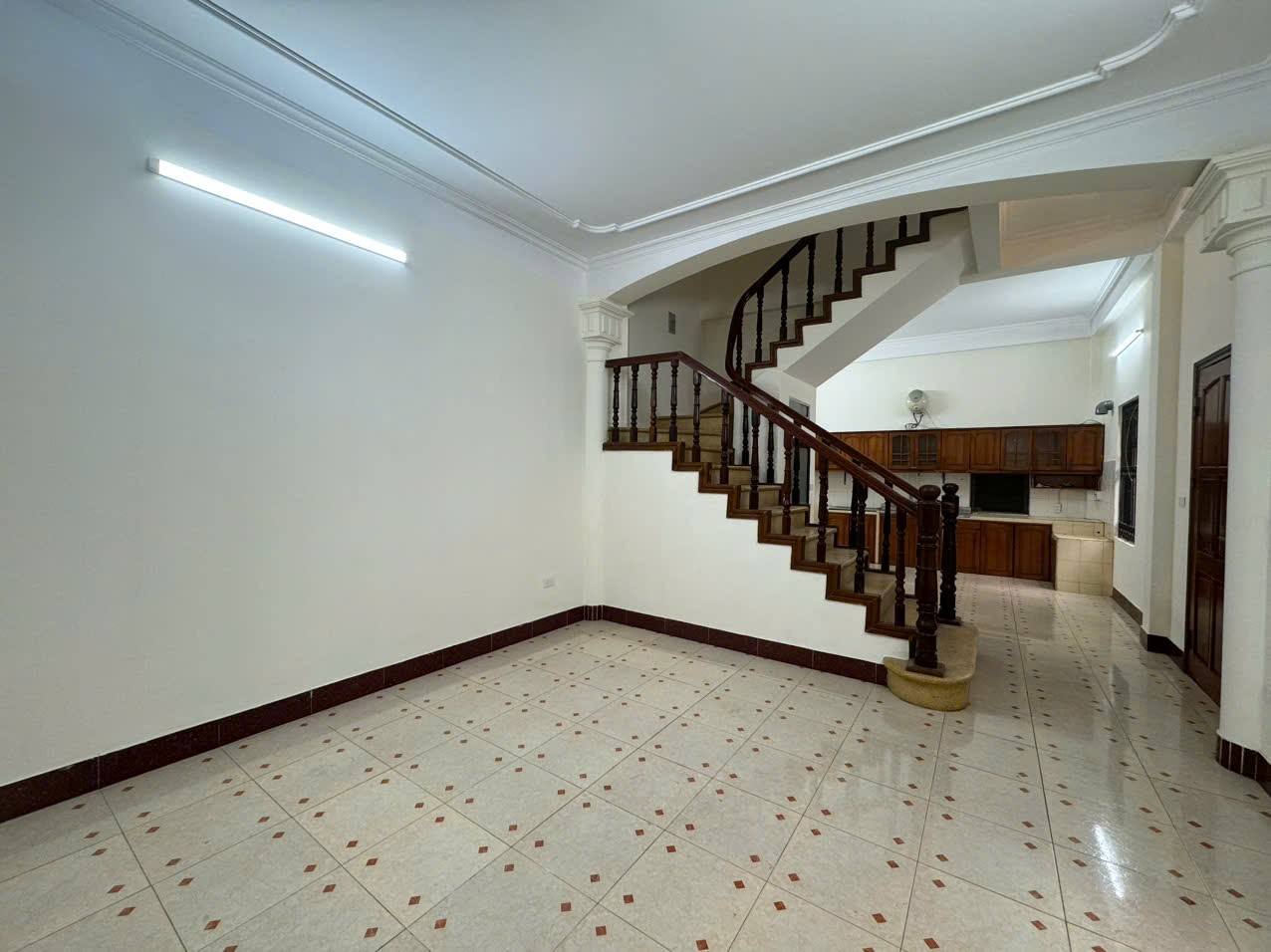 BÁN NHÀ NGUỴ NHƯ KON TUM, DT40M2 5T PHÂN LÔ VỈA HÈ, OTO TRÁNH, KINH DOANH, VP, NHỈNH 20 TỶ 15992387