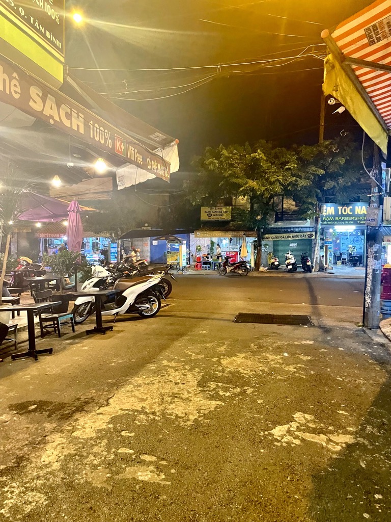 Bán nhà HXT Trường Chinh, ngang 6,5m, 4 tầng, phường 15, Tân Bình giá 9,5 tỷ

 15992500