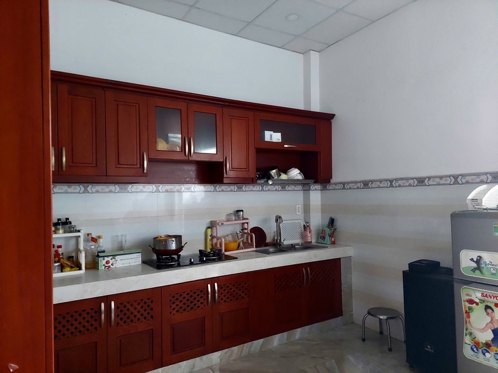 Bán nhà HXT Trường Chinh, ngang 6,5m, 4 tầng, phường 15, Tân Bình giá 9,5 tỷ

 15992500