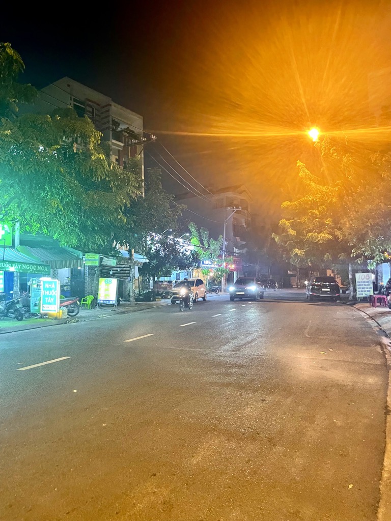 Bán nhà HXT Trường Chinh, ngang 6,5m, 4 tầng, phường 15, Tân Bình giá 9,5 tỷ

 15992500