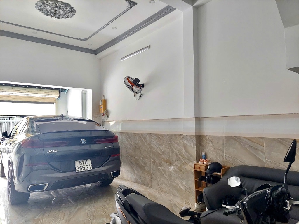 Bán nhà HXT Trường Chinh, ngang 6,5m, 4 tầng, phường 15, Tân Bình giá 9,5 tỷ

 15992500