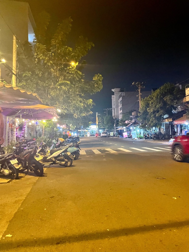 Bán nhà HXT Trường Chinh, ngang 6,5m, 4 tầng, phường 15, Tân Bình giá 9,5 tỷ

 15992500