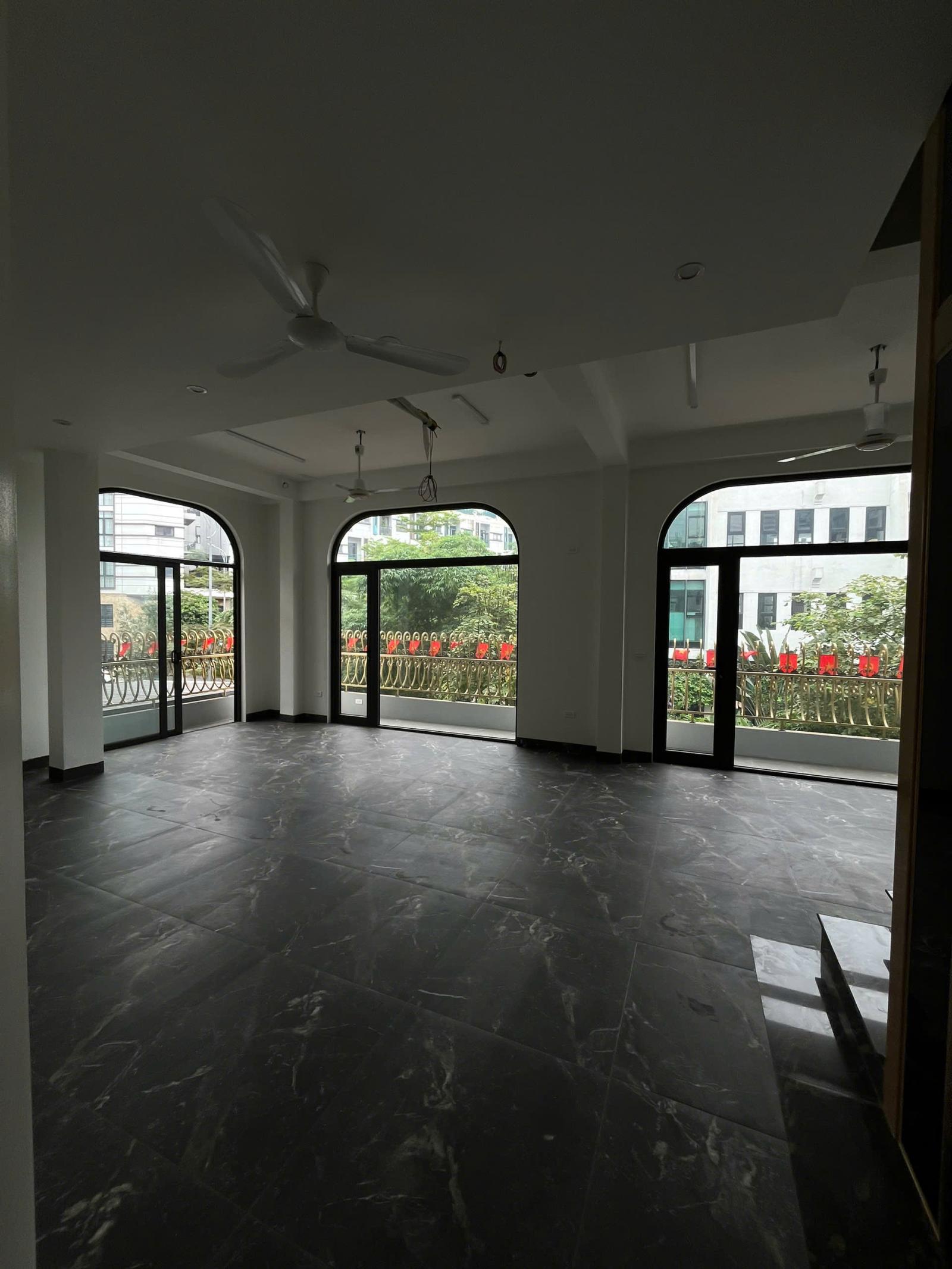 Chính chủ cần cho thuê mặt bằng cực đẹp tại khu Galaxy 8 – trục đường Tố Hữu Hà Đông Hà Nội 15992514