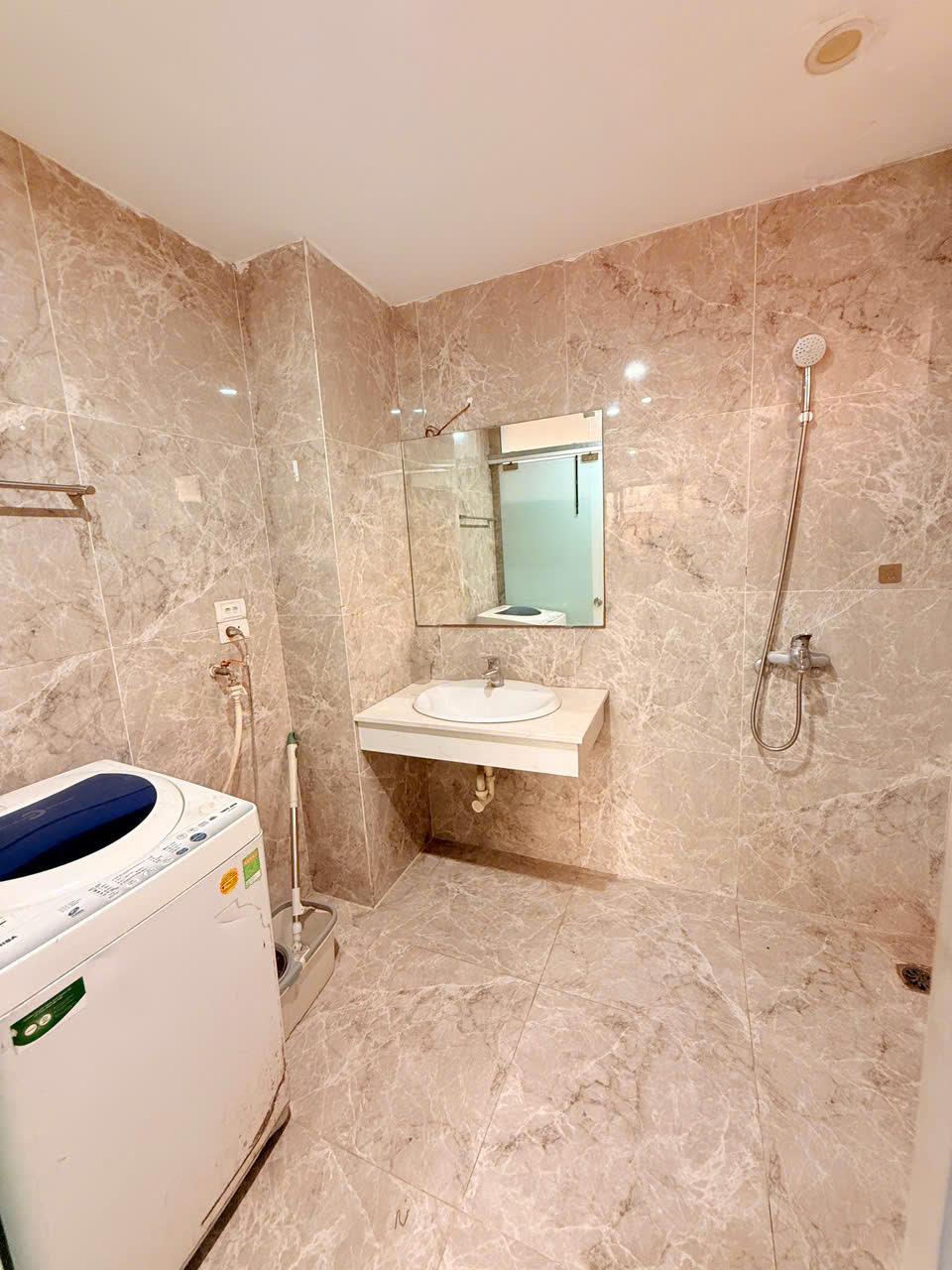 Cần cho thuê căn hộ rẻ mặt phố Giải Phóng chỉ từ 3 - 4 triệu/phòng 15992542